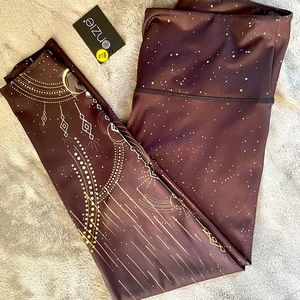 Onzie High-Waisted Leggings Black Large Celestial Graphic